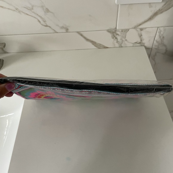 Brand new floral clutch - Picture 3 of 5